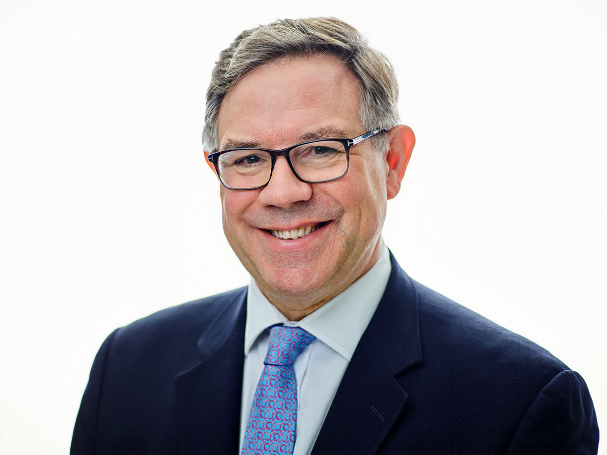 Portrait of Rt Hon Sir Jeremy Quin, President of Boeing UK & Ireland