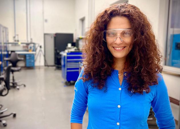Universities, Research and Technology - Lady in office